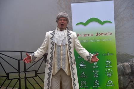 Z glasbo obudili spomine na bogato zgodovino in pomen gradu Podsmreka 2